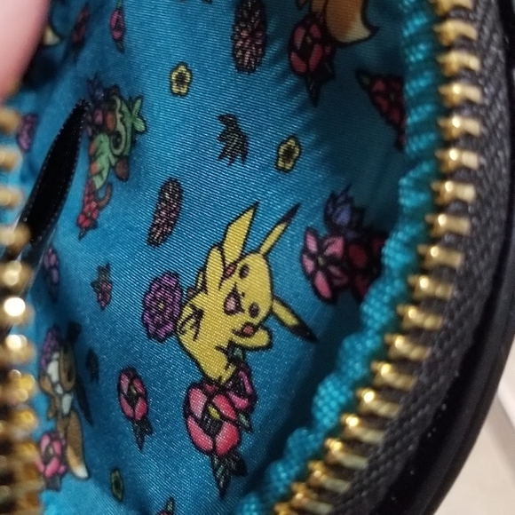 Loungefly Pokemon Pikachu & Flowers Coin Purse - Picture 4 of 4